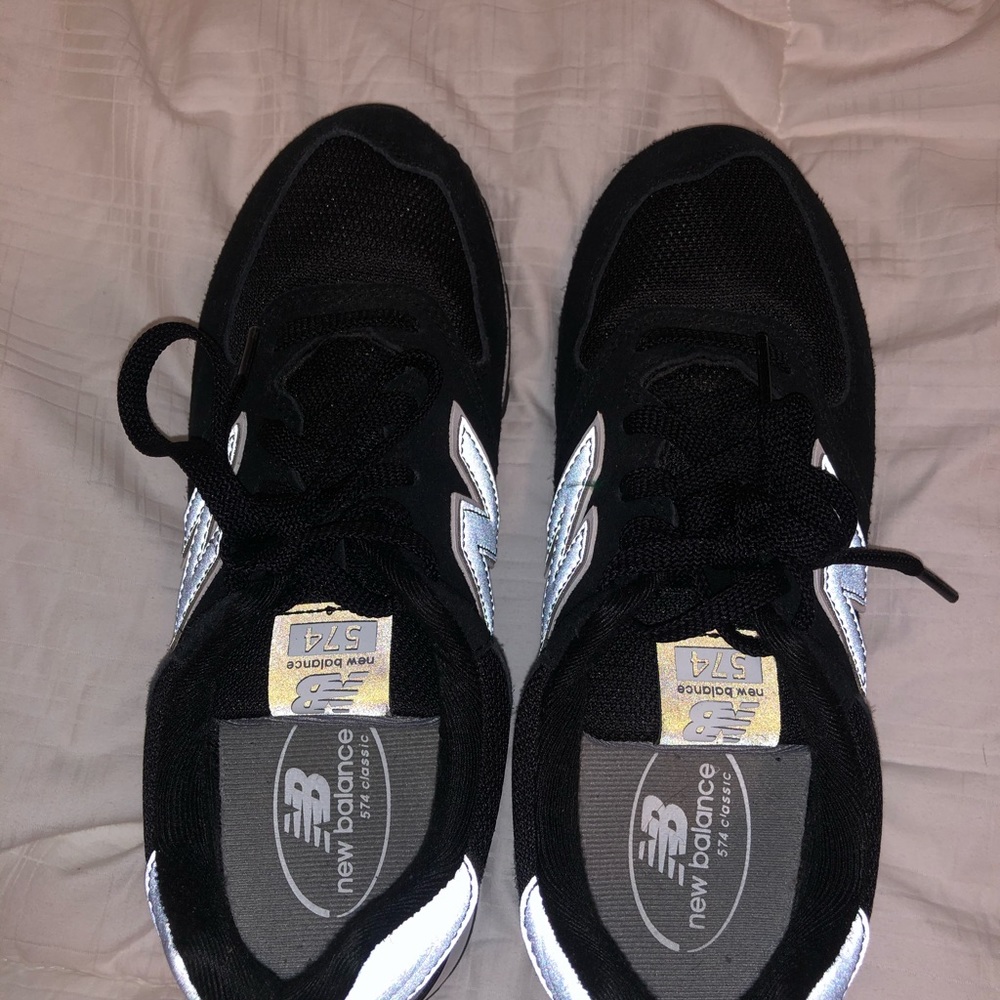 574 new balance women’s shoes - Picture 2 of 3